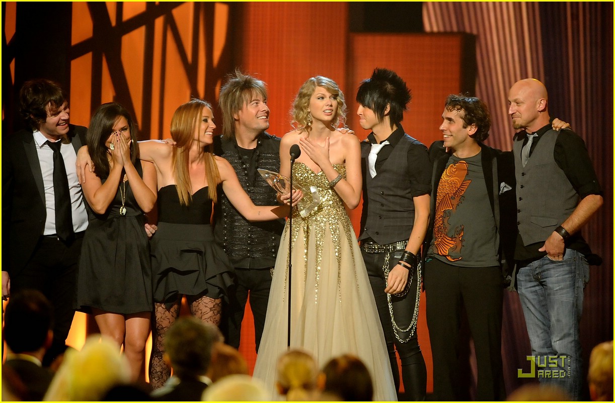 Taylor Swift Sweeps the CMAs Photo 347071 Photo Gallery Just