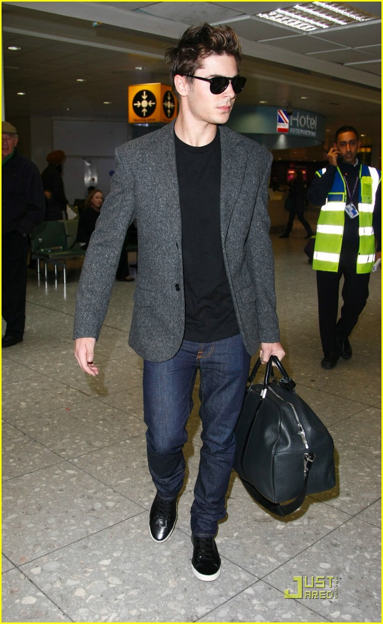 Zac Efron is Heathrow Hot | Photo 349587 - Photo Gallery | Just Jared Jr.