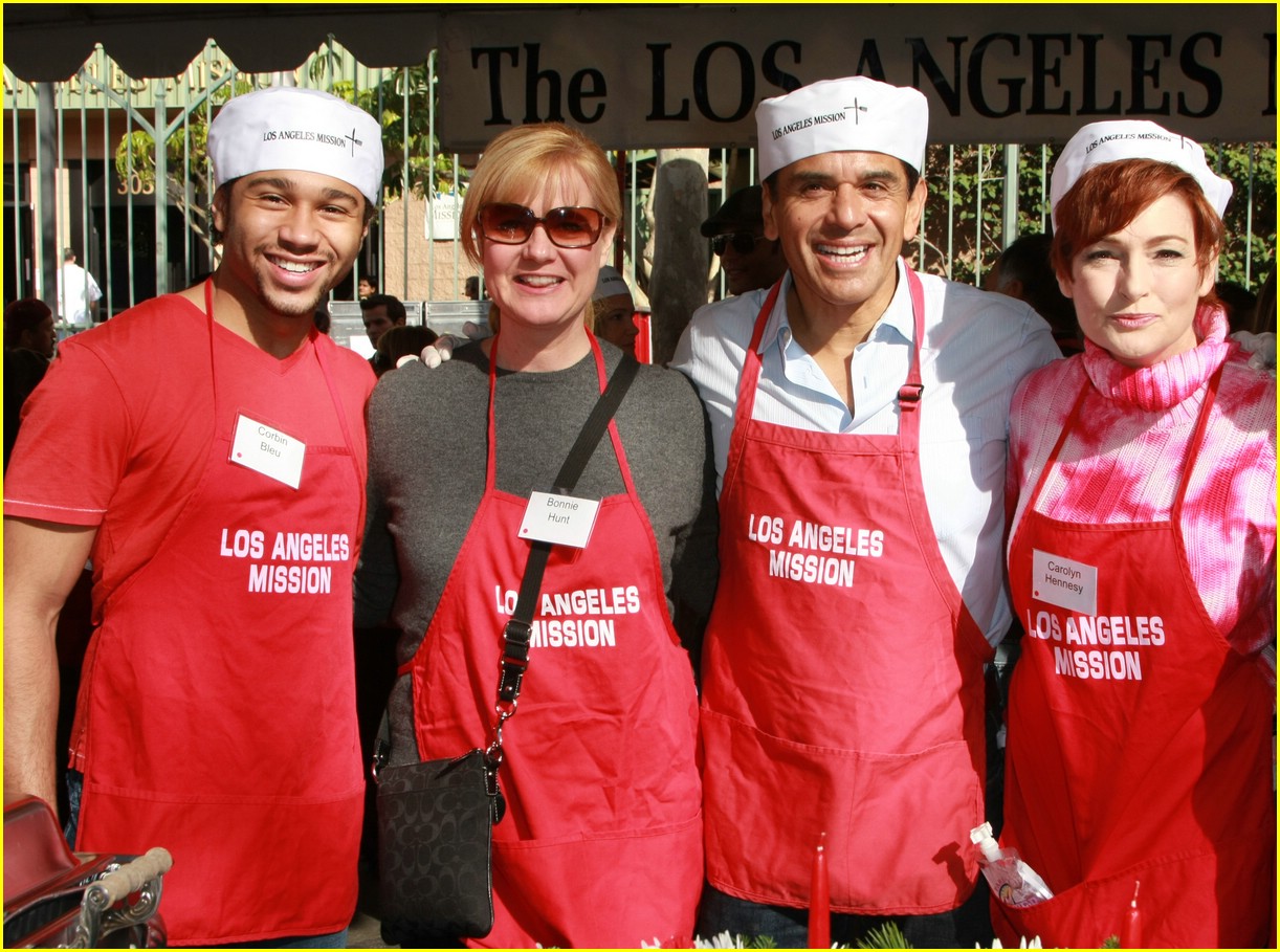 corbin bleu christmas eve dinner 02