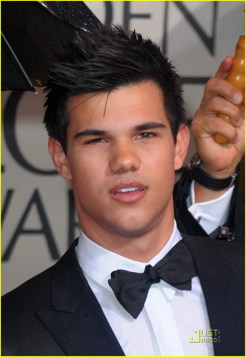 Full Sized Photo of taylor lautner golden globes 15 | Taylor Lautner is ...