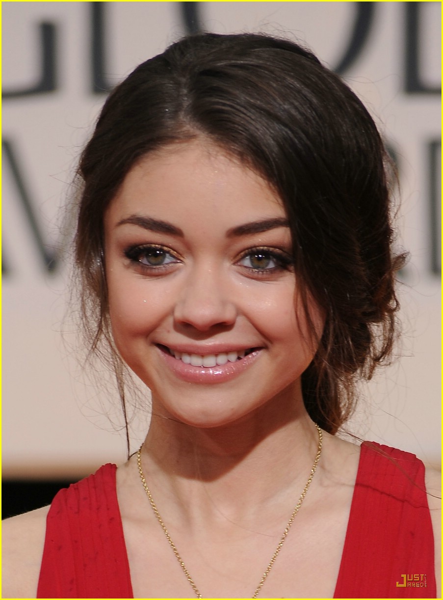 Sarah Hyland Hits Golden Globes 2010 | Photo 355497 - Photo Gallery