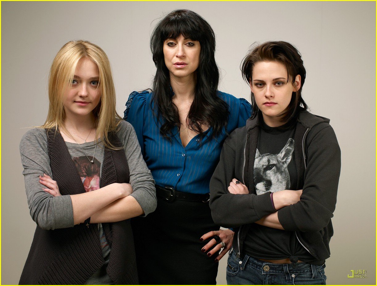 Full Sized Photo of dakota fanning kristen stewart sundance 10