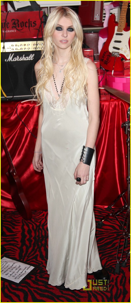 Taylor Momsen Love Rocks With Victorias Secret Photo 354884 Photo Gallery Just Jared Jr