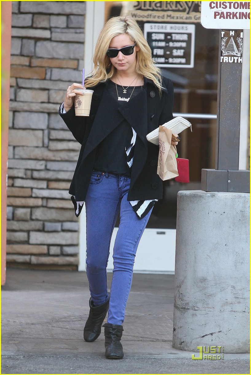 Ashley Tisdale & Maui Grab A Cup of Joe | Photo 355140 - Photo Gallery ...