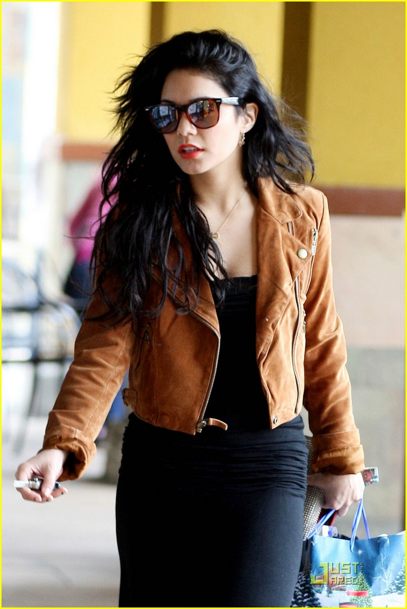 Vanessa Hudgens: Dry Clean Cutie | Photo 354967 - Photo Gallery | Just