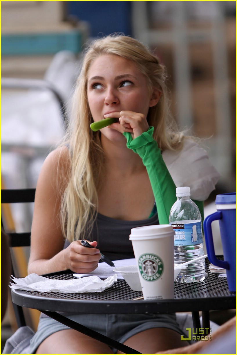 Annasophia Robb Is Celery Sweet Photo 357333 Annasophia Robb Pictures Just Jared Jr