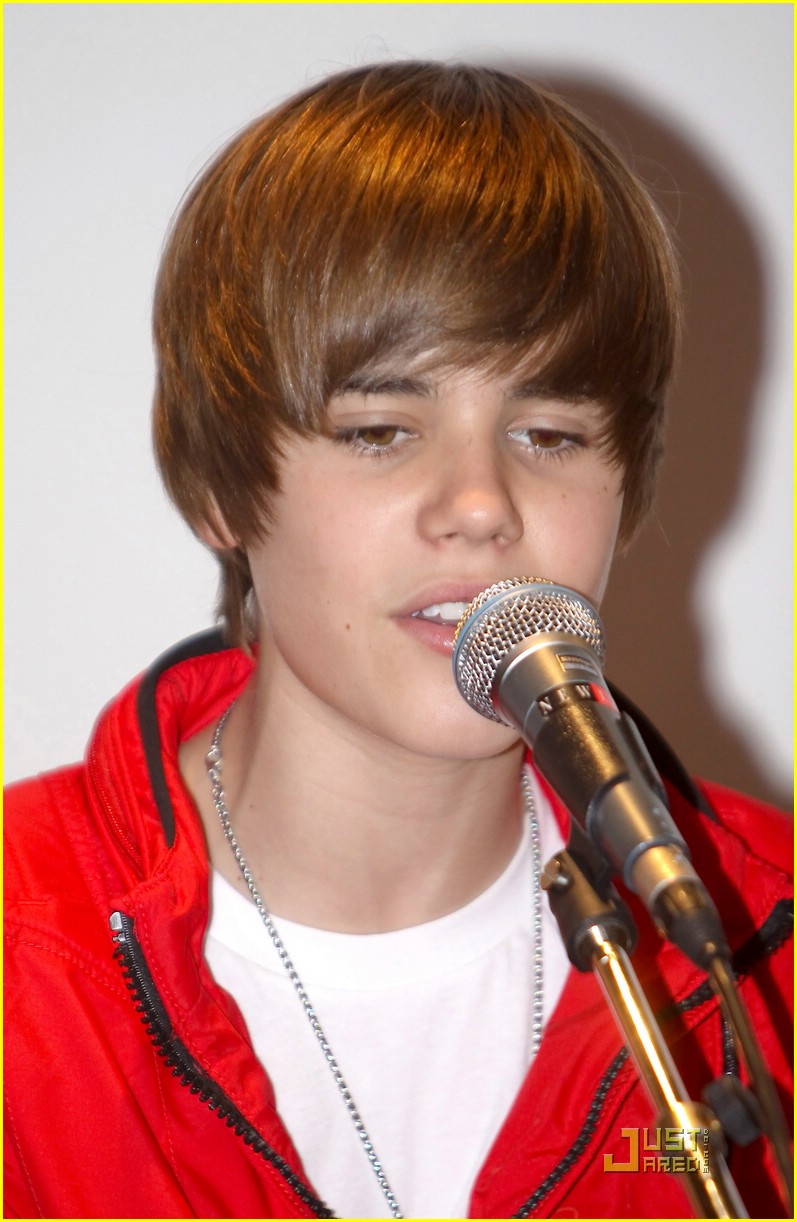 Justin Bieber Shuts Down the Citadium in Paris Photo 359717 Photo