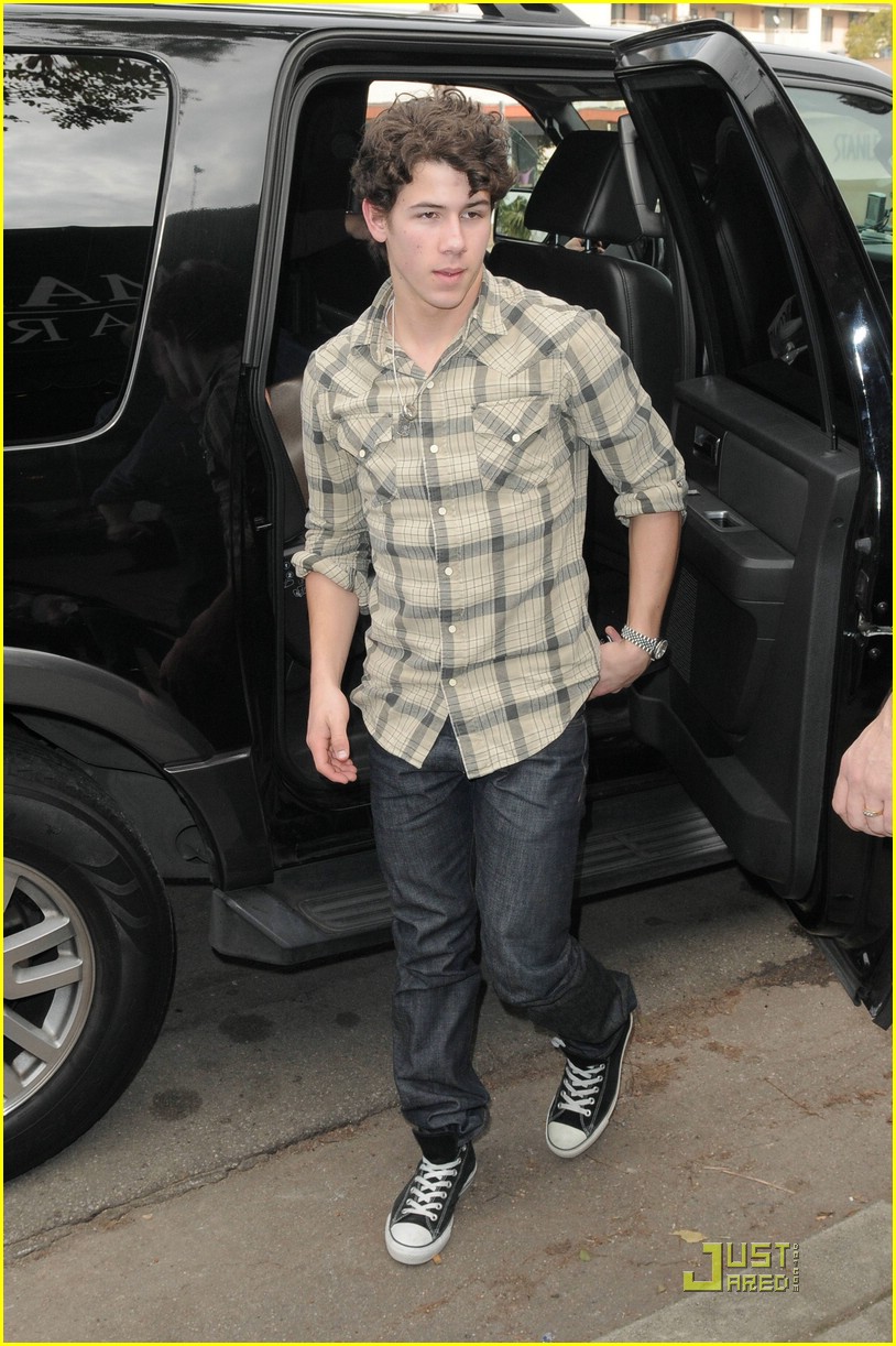 Nick Jonas Roses For My Fans! Photo 357403 Photo Gallery Just