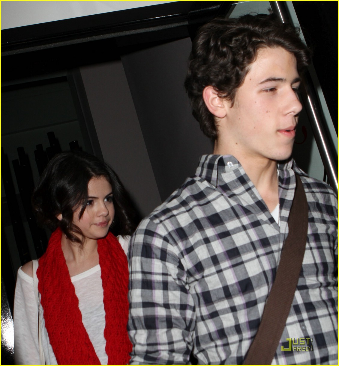 Nick Jonas And Selena Gomez Dinner Date Duo Photo 357445 Photo Gallery Just Jared Jr