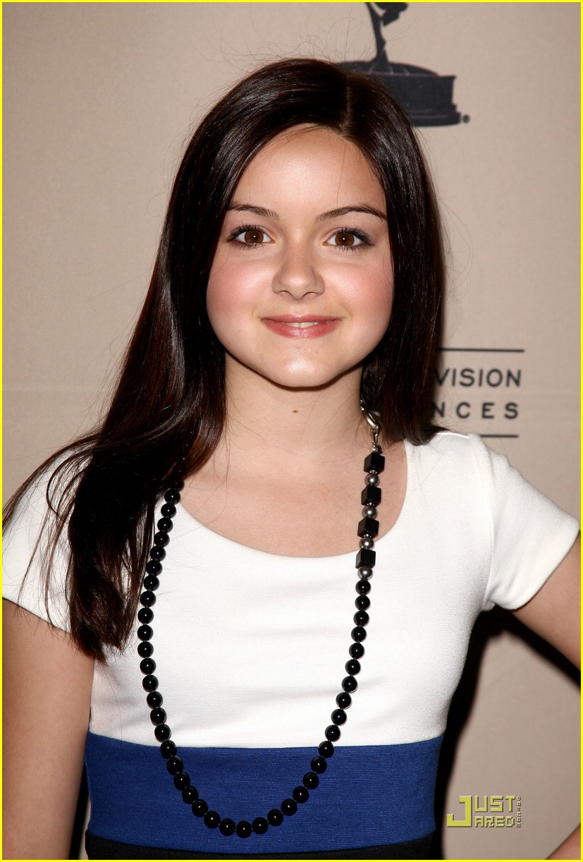 ariel winter sarah hyland modern family 08