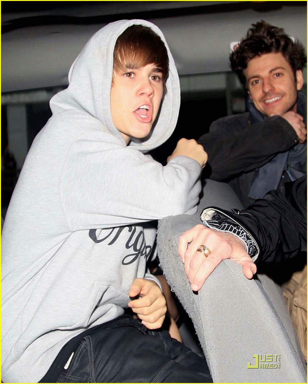 The Diary of Justin Bieber Premieres Sunday! | Photo 363104 - Photo ...