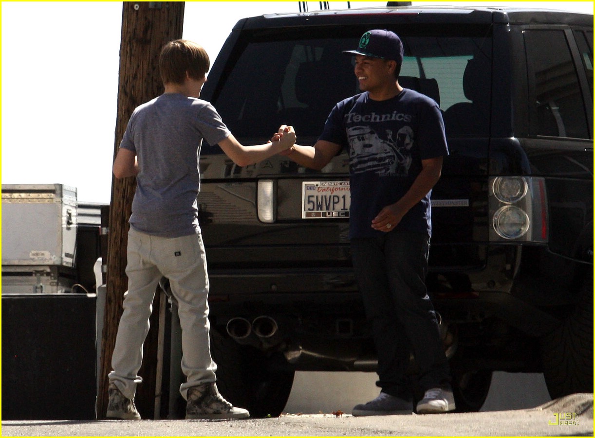 Justin Bieber & Sean Kingston Shoot Eenie Meenie Music Video | Photo ...