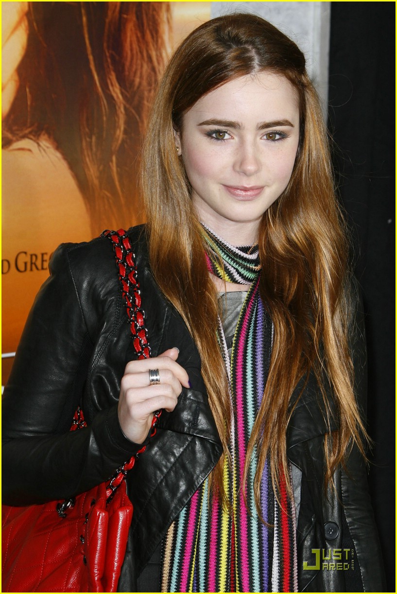 Lily Collins & Brittany Curran The Last Song Supporters Photo 363821