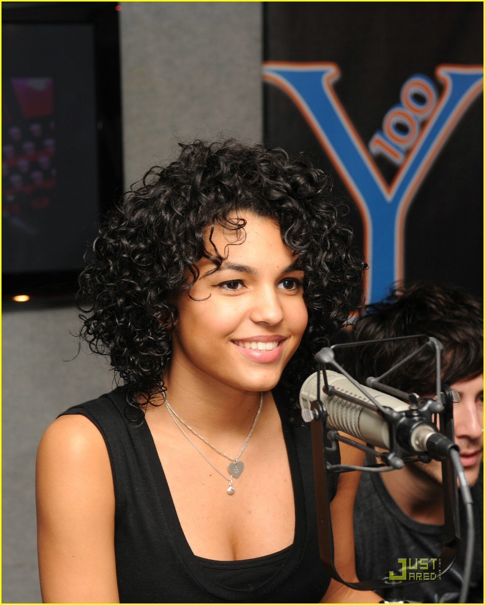 Vita Chambers Lilith Fair and Bamboozle Tour Dates! Photo 372952