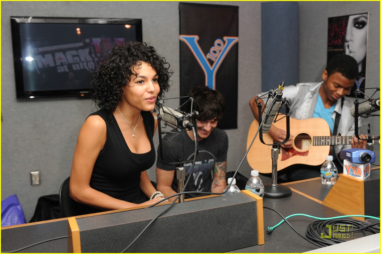 Vita Chambers Lilith Fair and Bamboozle Tour Dates! Photo 372956