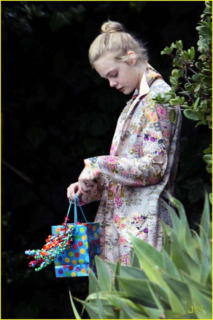 Happy Birthday, Elle Fanning! | Photo 365912 - Photo Gallery | Just