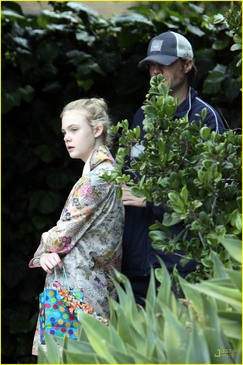 Happy Birthday, Elle Fanning! | Photo 365917 - Photo Gallery | Just