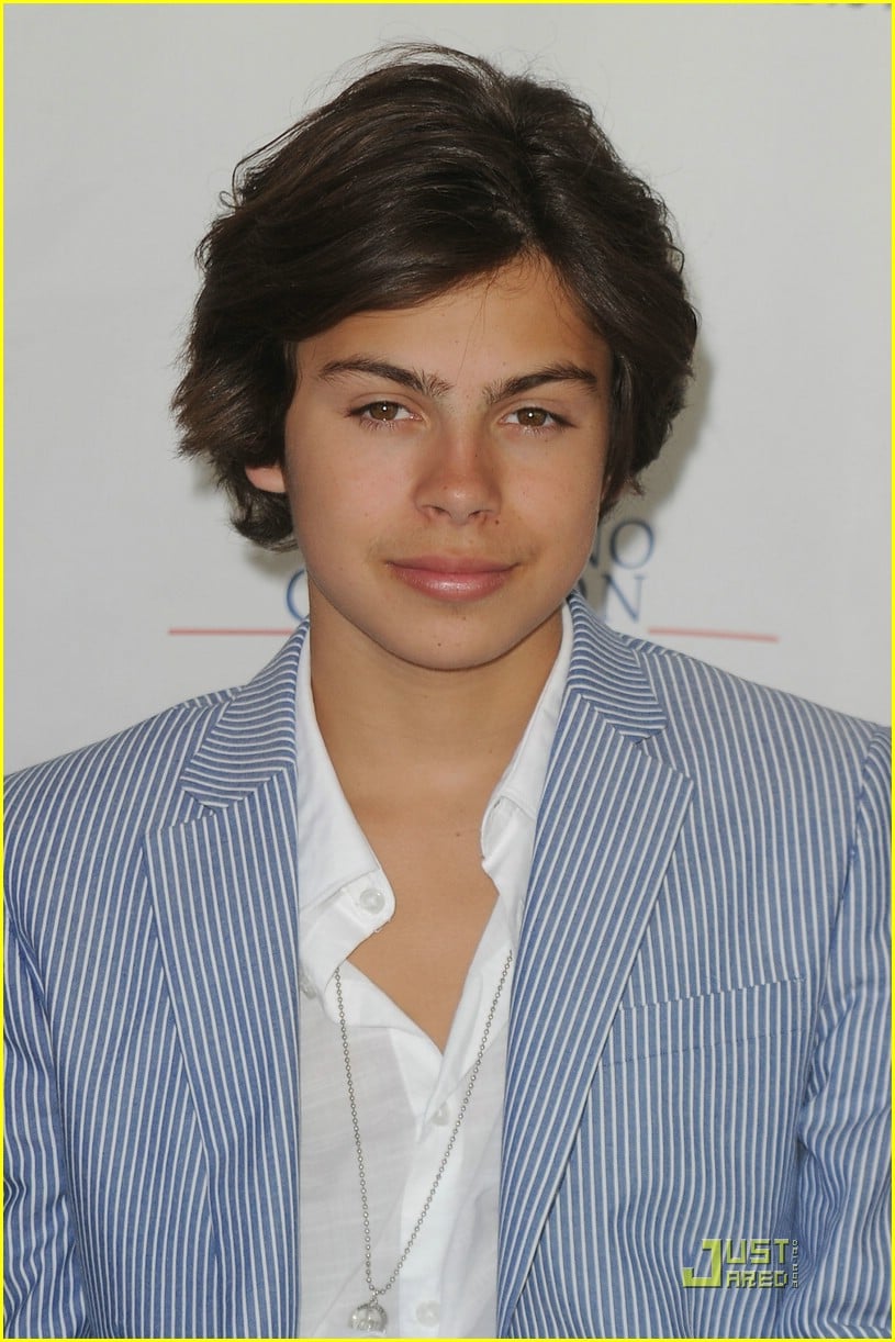 Jake T. Austin Premieres The Perfect Game | Photo 365294 - Photo ...