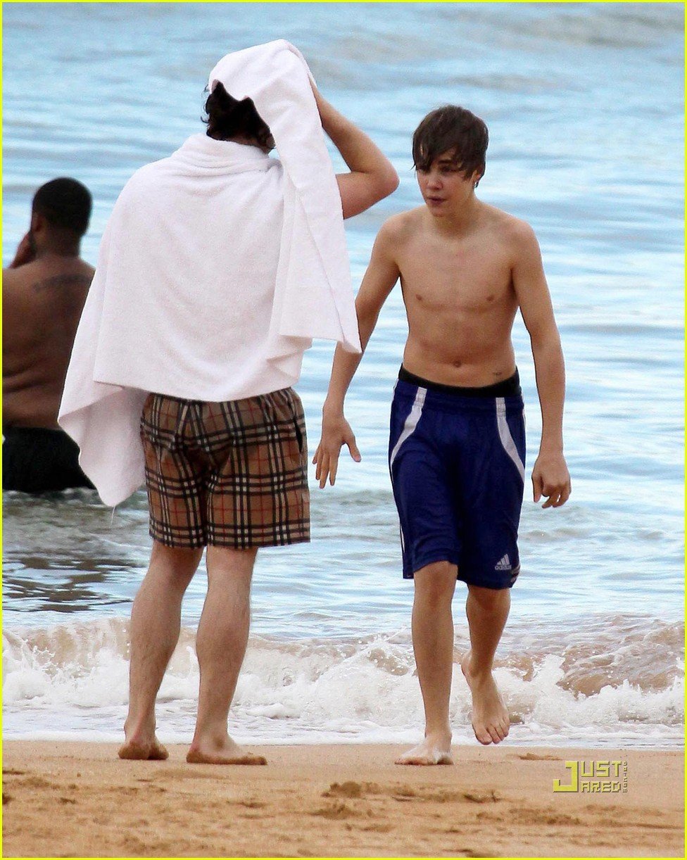 Justin Bieber: No Shirt, Ma! | Photo 367691 - Photo Gallery | Just ...