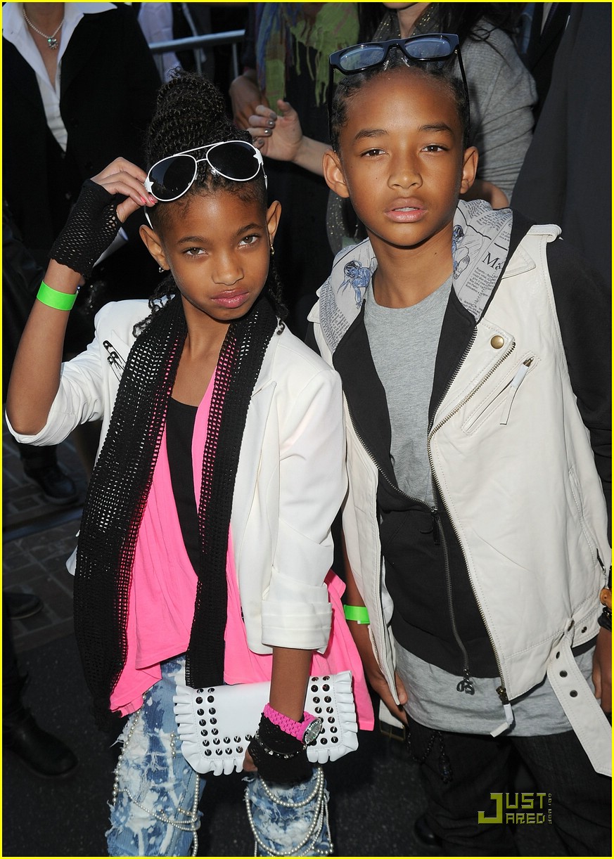 Jaden & Willow Smith Check Out The Perfect Game 