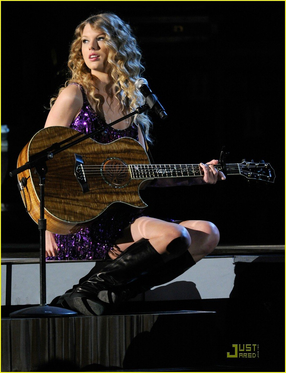 Taylor Swift Plays The Last Rodeo | Photo 367152 - Photo Gallery | Just ...