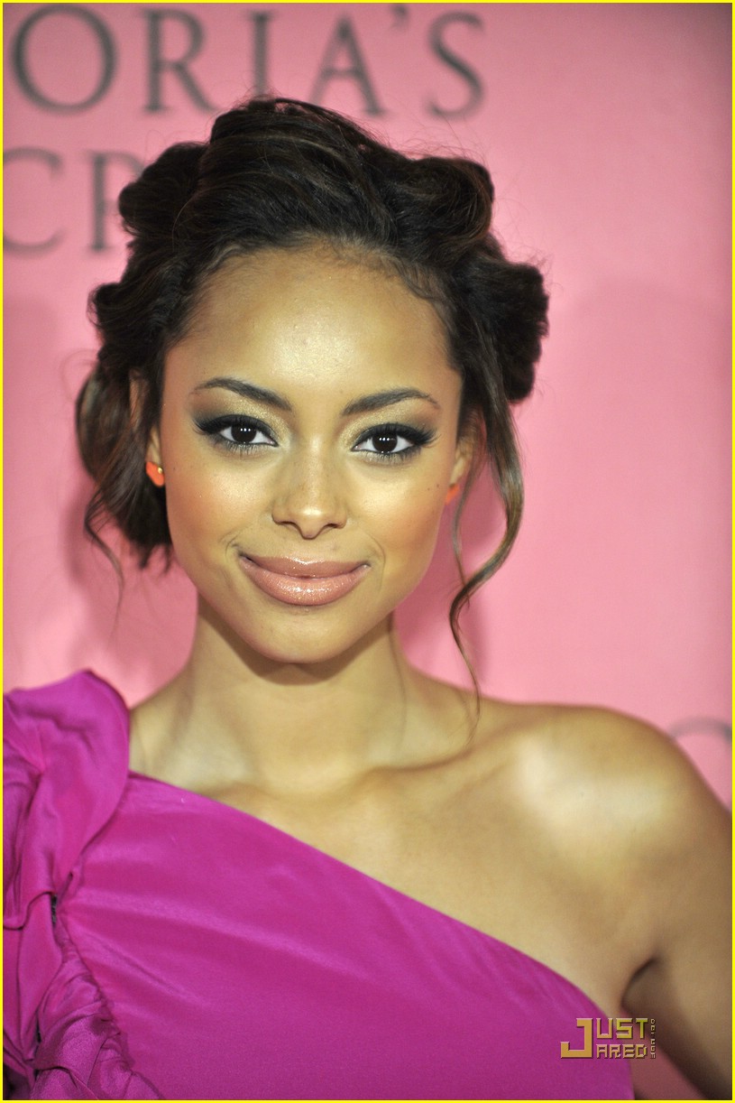 amber stevens vic secret party 01