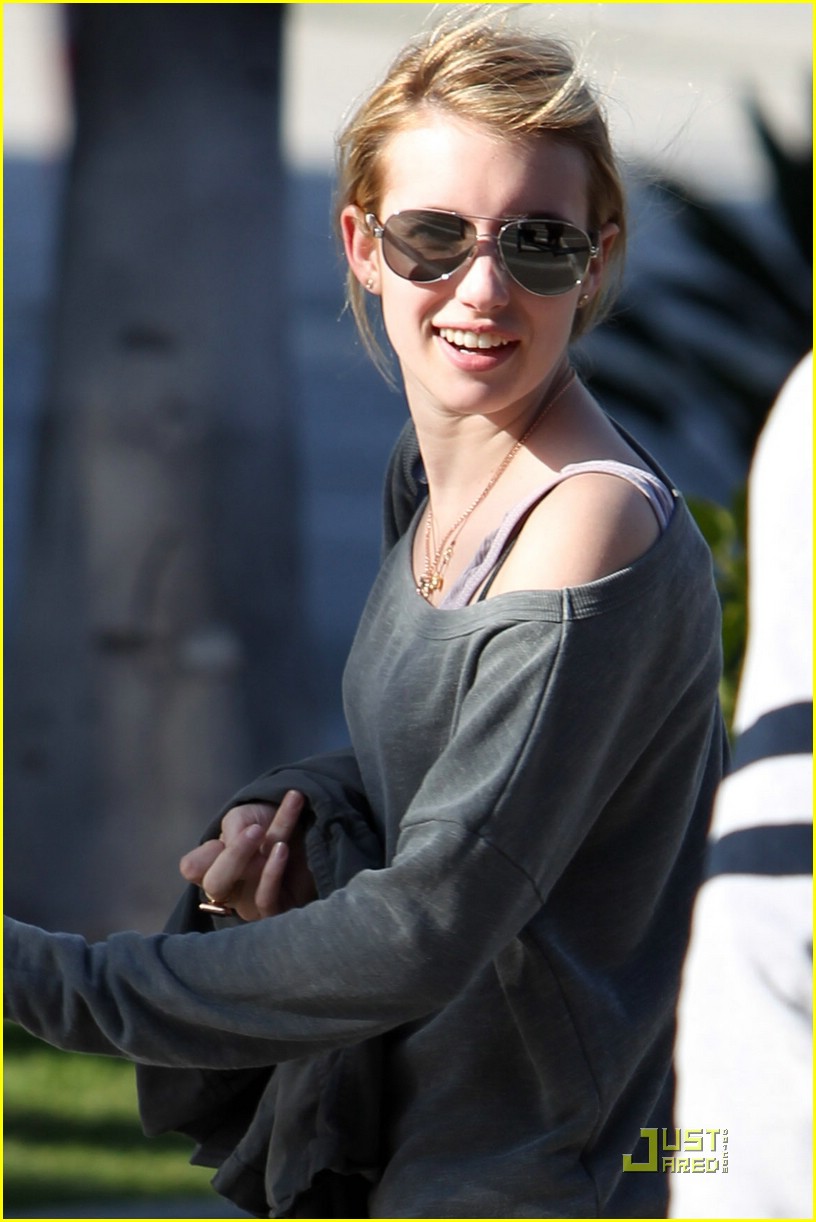 Full Sized Photo of emma roberts laughing lax 04 | Emma Roberts