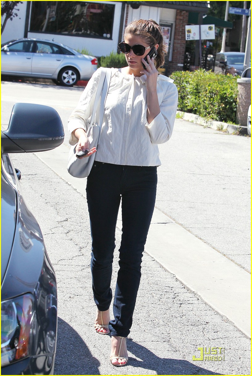 Ashley Greene: Sushi Dan Darling | Photo 369673 - Photo Gallery | Just