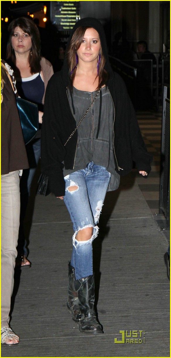 Full Sized Photo of ashley tisdale austin butler dinner 09 | Ashley ...