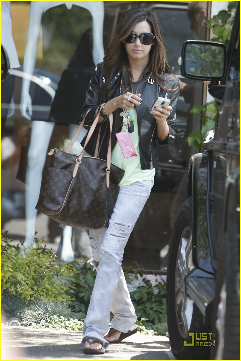 Ashley Tisdale: Pink Box Pretty | Photo 369851 - Photo Gallery | Just ...