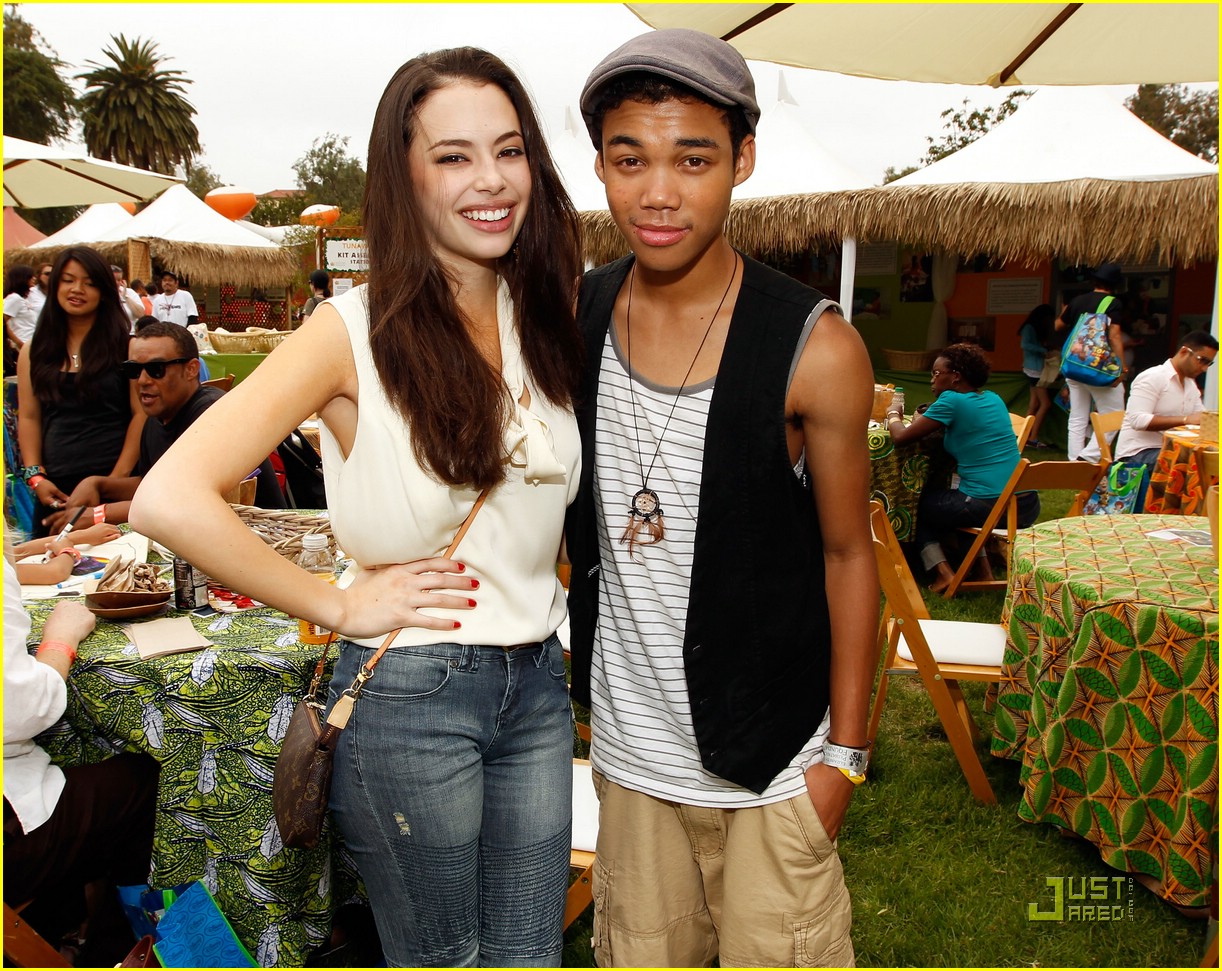 Chloe Bridges & Roshon Fegan Coloring Comrades Photo 373601 Photo Gallery Just Jared Jr.