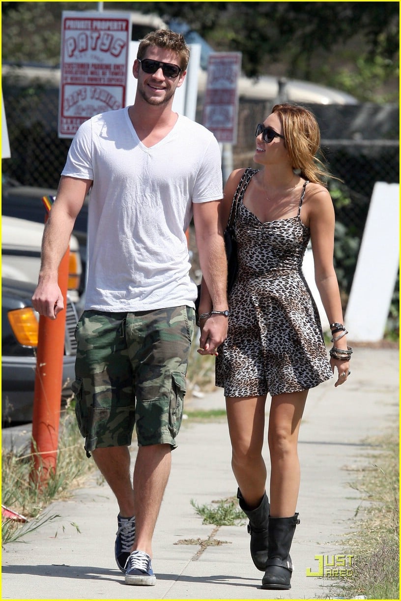 Miley Cyrus & Liam Hemsworth: Paty's Pair | Photo 376409 - Photo ...