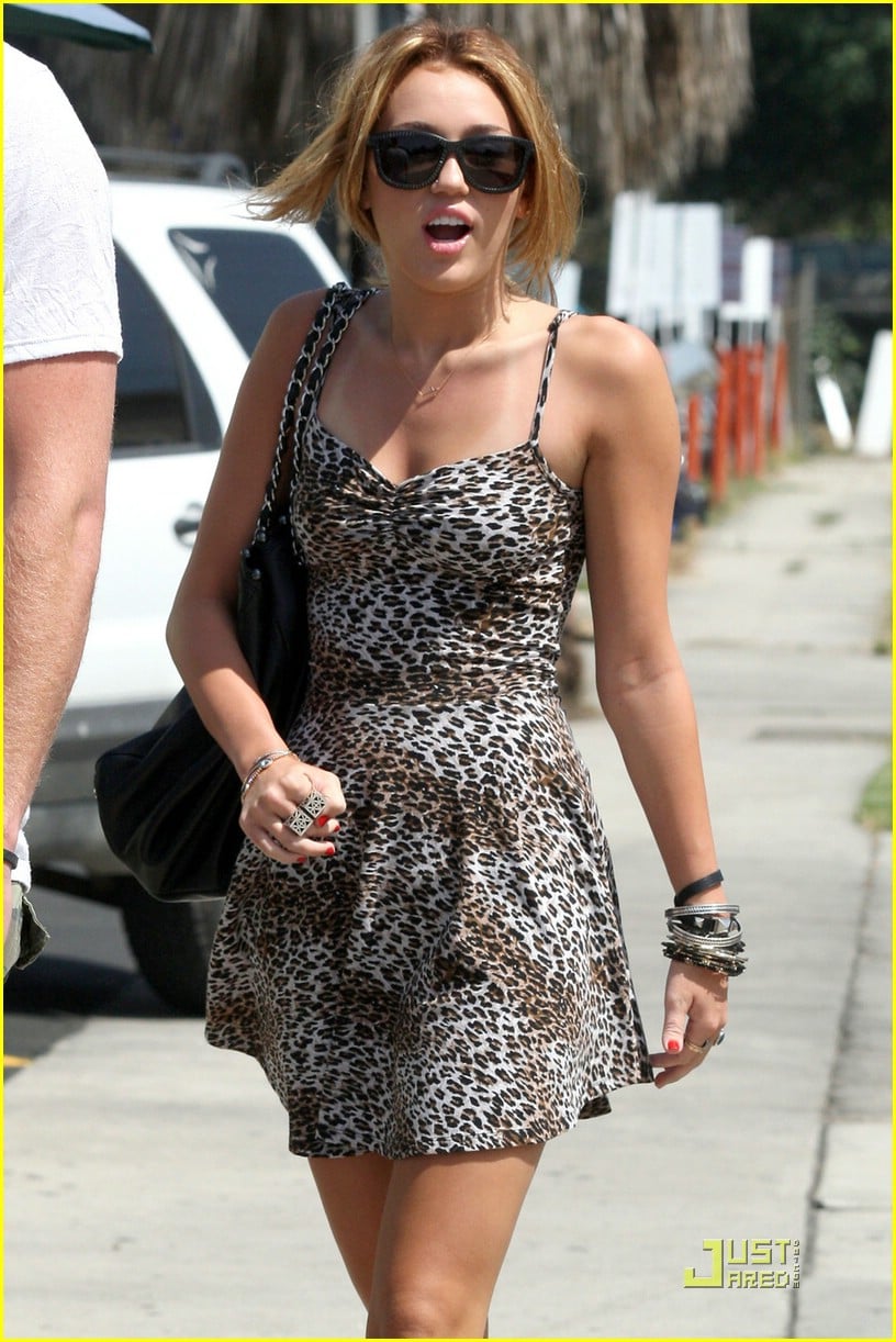 Miley Cyrus & Liam Hemsworth: Paty's Pair | Photo 376411 - Photo ...