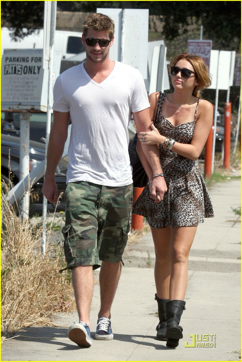 Miley Cyrus & Liam Hemsworth: Paty's Pair | Photo 376416 - Photo ...