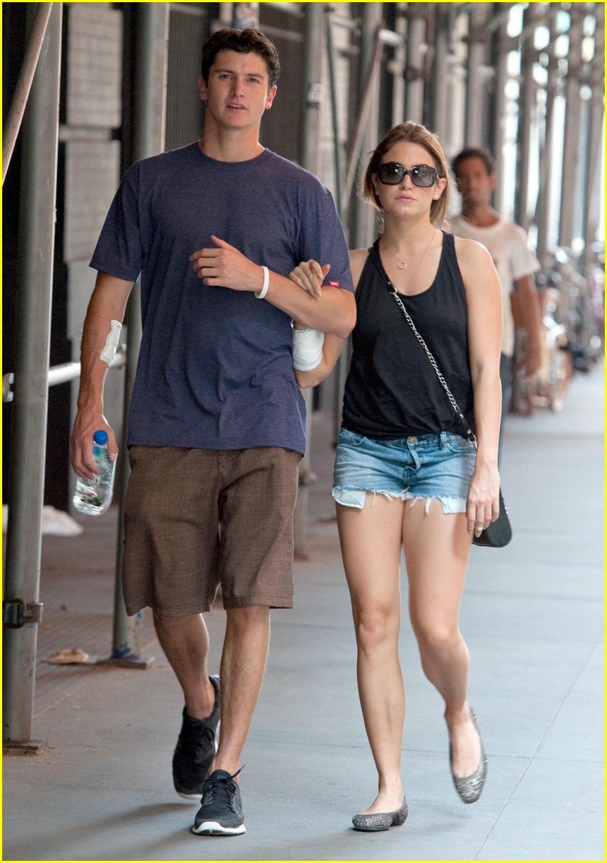 Nikki Reed Nyc With Brother Nathan Photo 376939 Photo Gallery Just Jared Jr