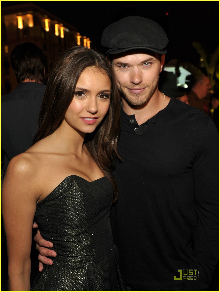 Nina Dobrev ComicCon with Kellan Lutz! Photo 379366 Photo Gallery