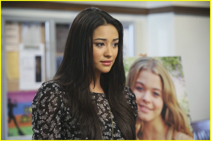 Full Sized Photo Of Pretty Little Liars Talk About Me 07 Pretty