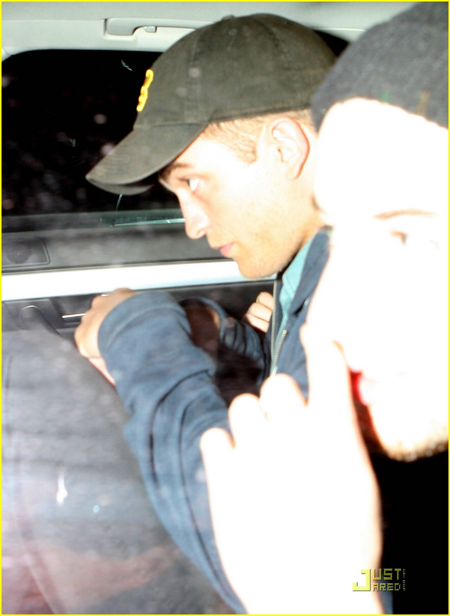 Robert Pattinson And Kristen Stewart Hotel Cafe Couple Photo 376915 Photo Gallery Just