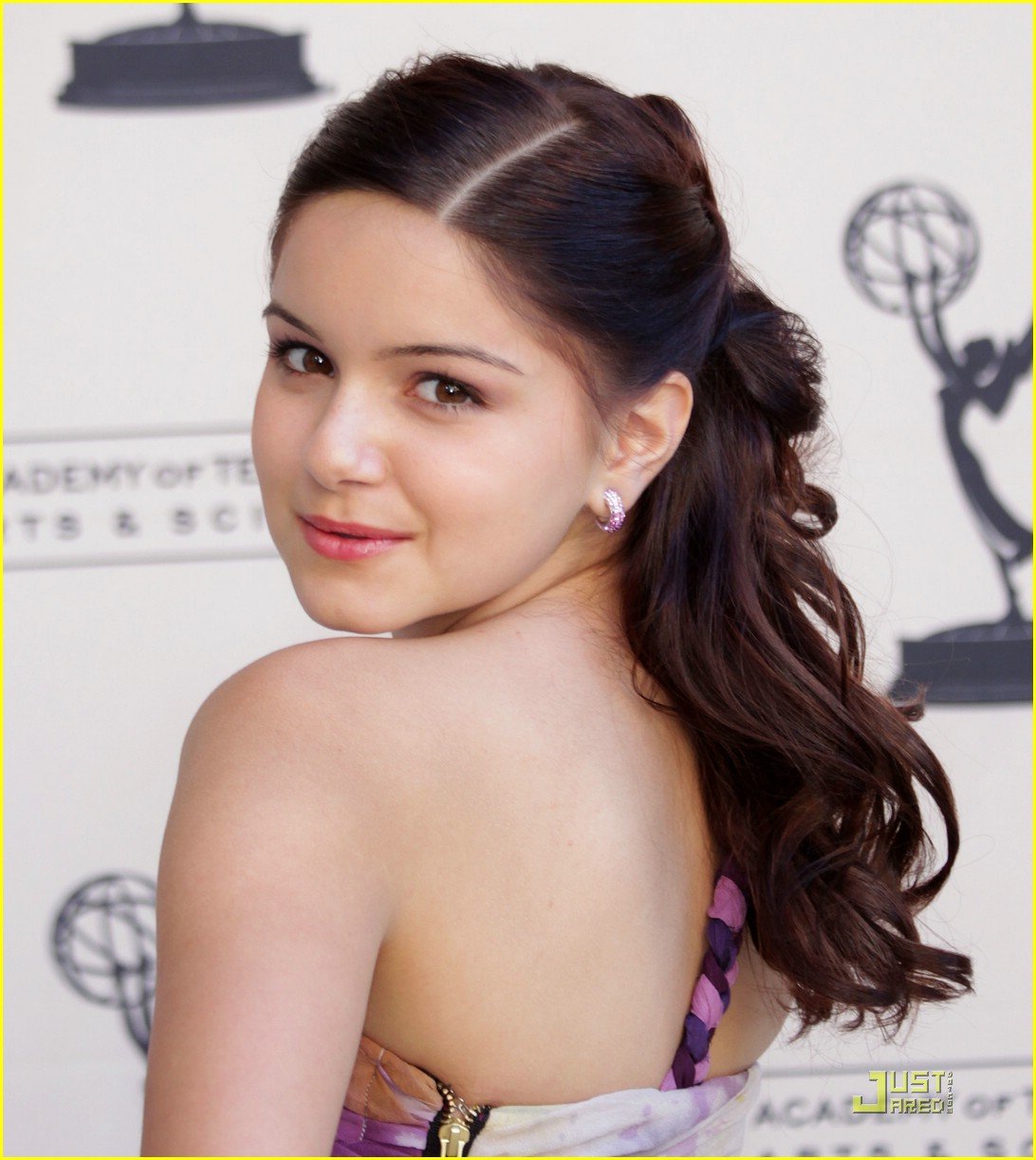 ariel winter 2010 emmys 16