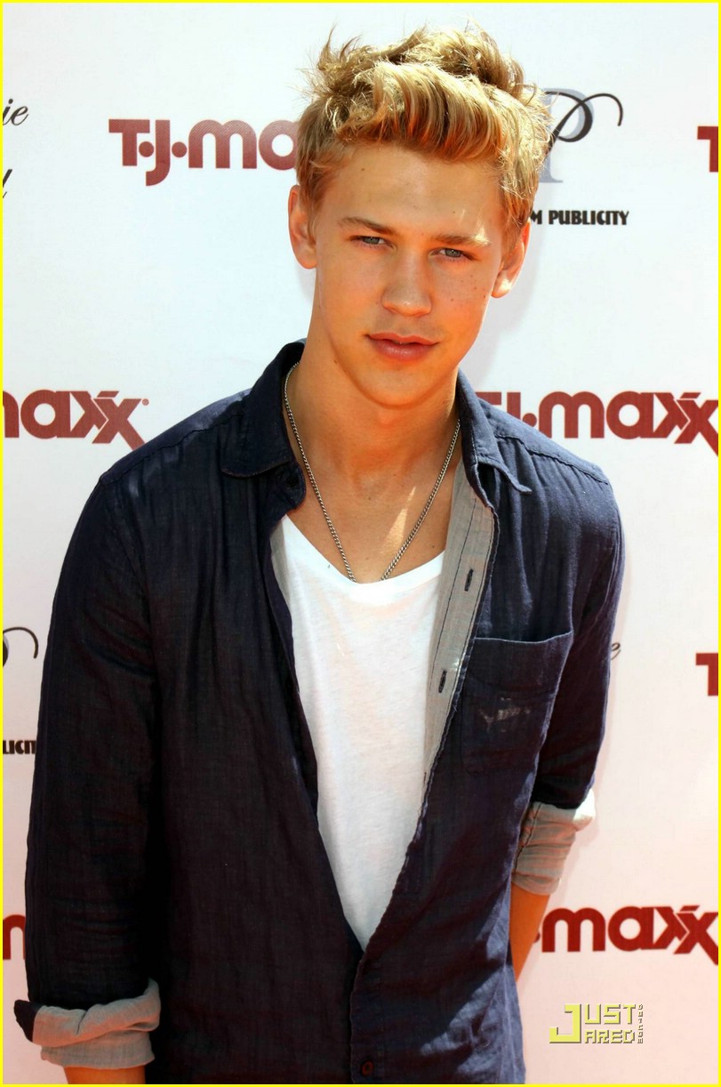 Full Sized Photo Of Austin Butler Life Return 05 Austin Butler Back 
