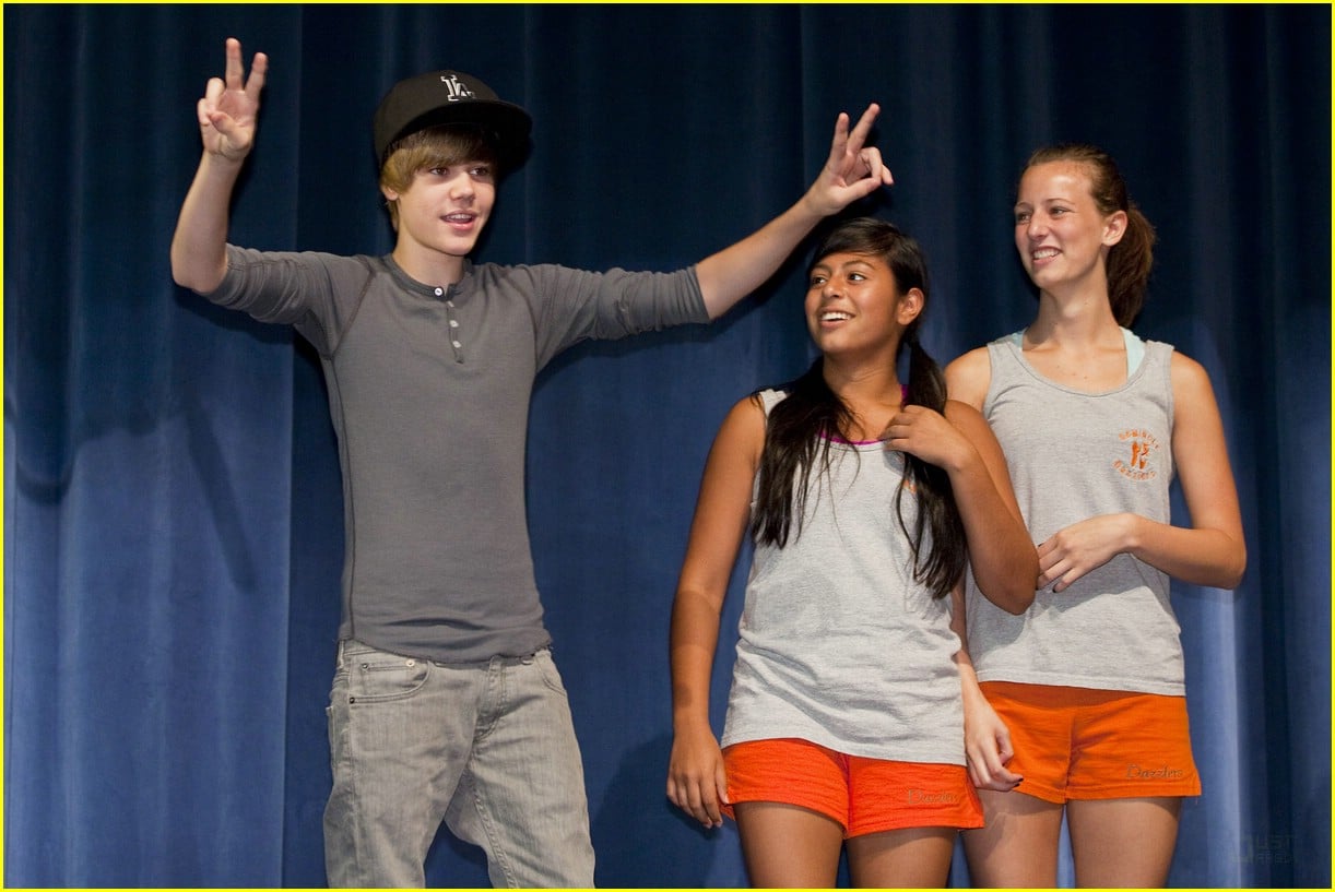 Justin Bieber Sings for Seminole High School Photo 380693 Photo