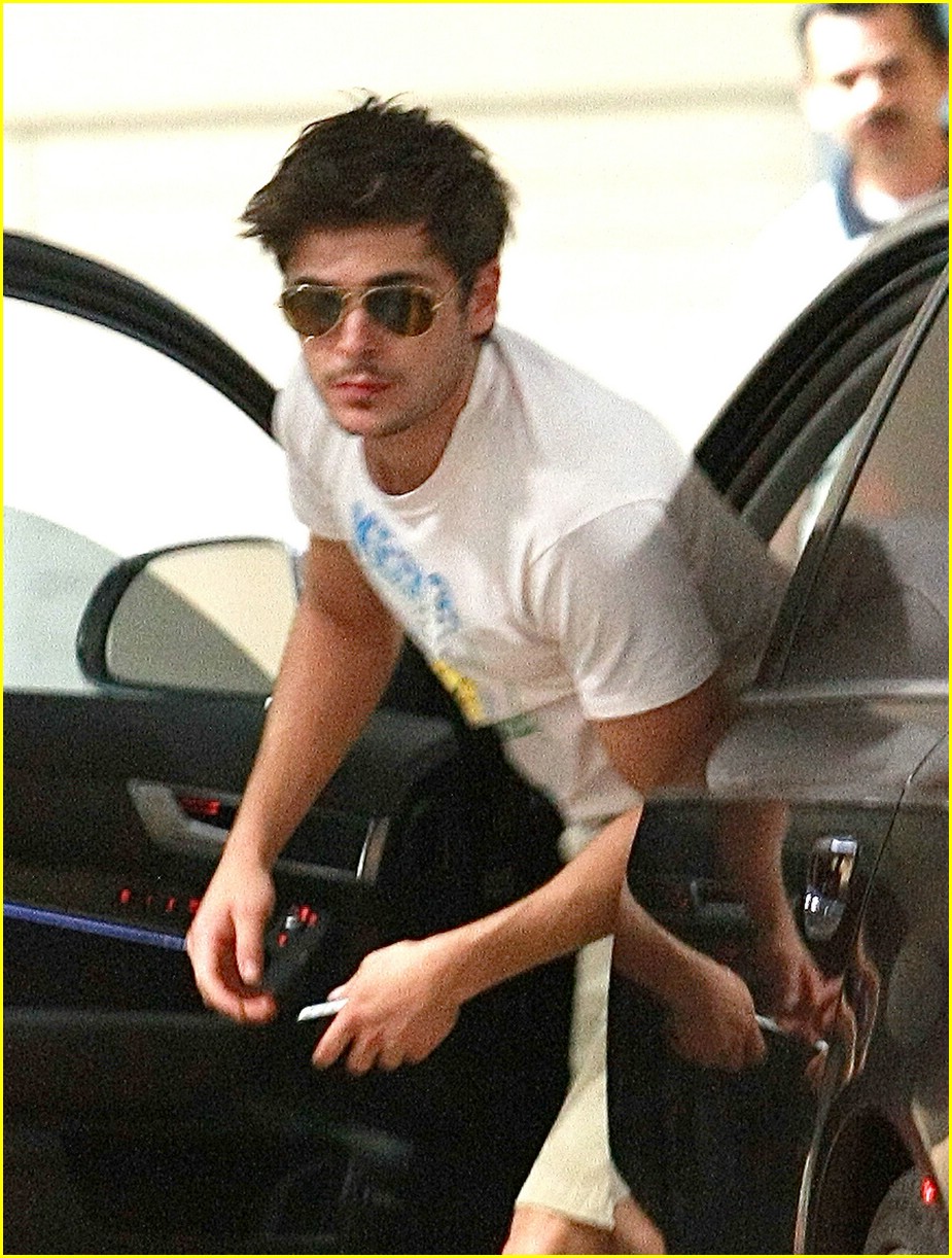 Zac Efron Beverly Hills Meeting Man Photo 381584 Photo Gallery