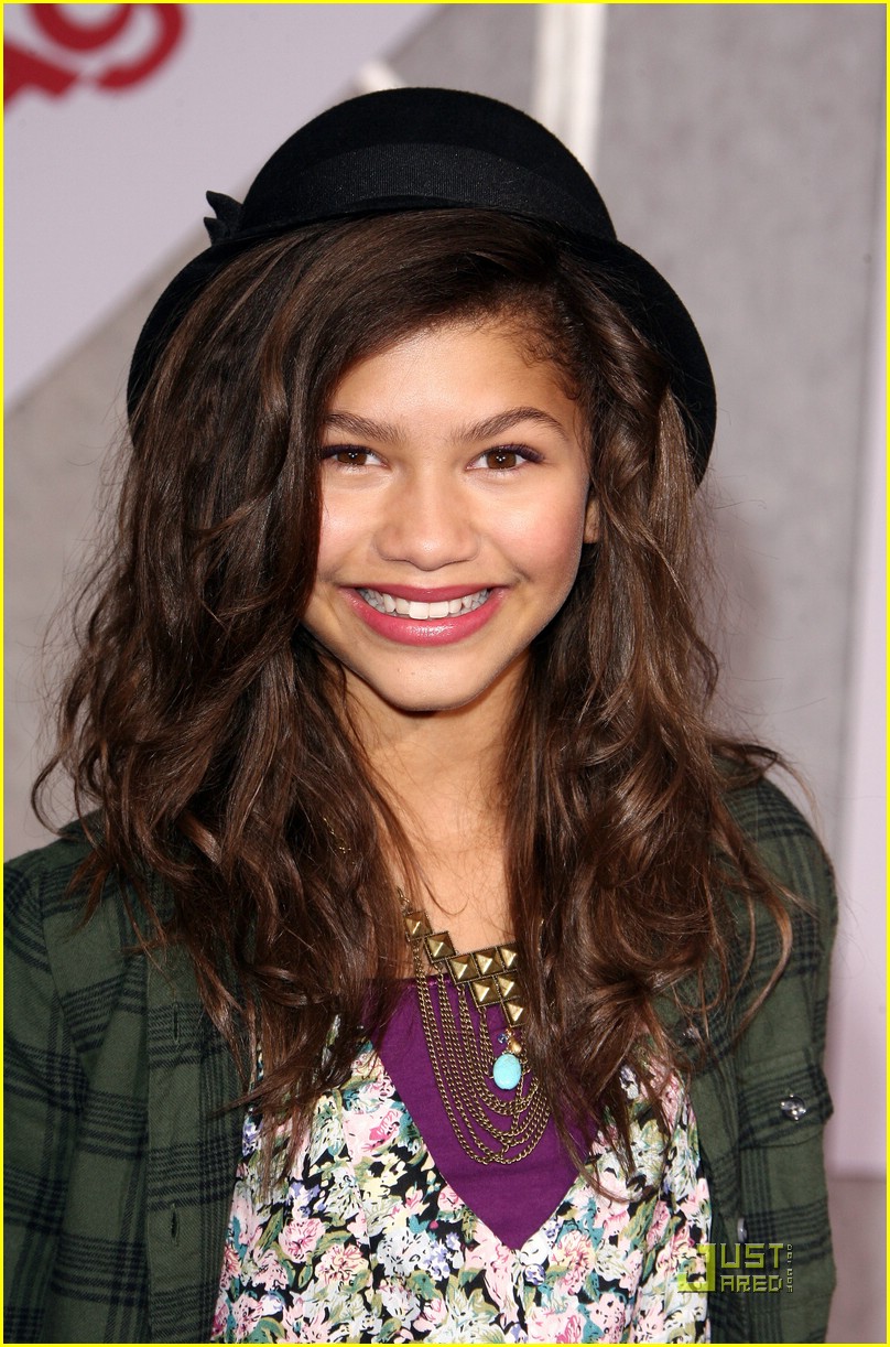 Bella Thorne & Zendaya: You, Again! | Photo 386632 - Photo Gallery ...