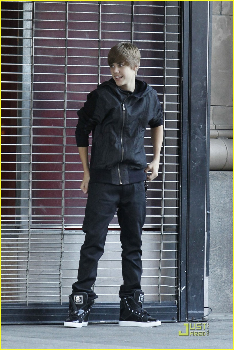 Full Sized Photo of justin bieber smile video shoot 14 | Justin Bieber ...