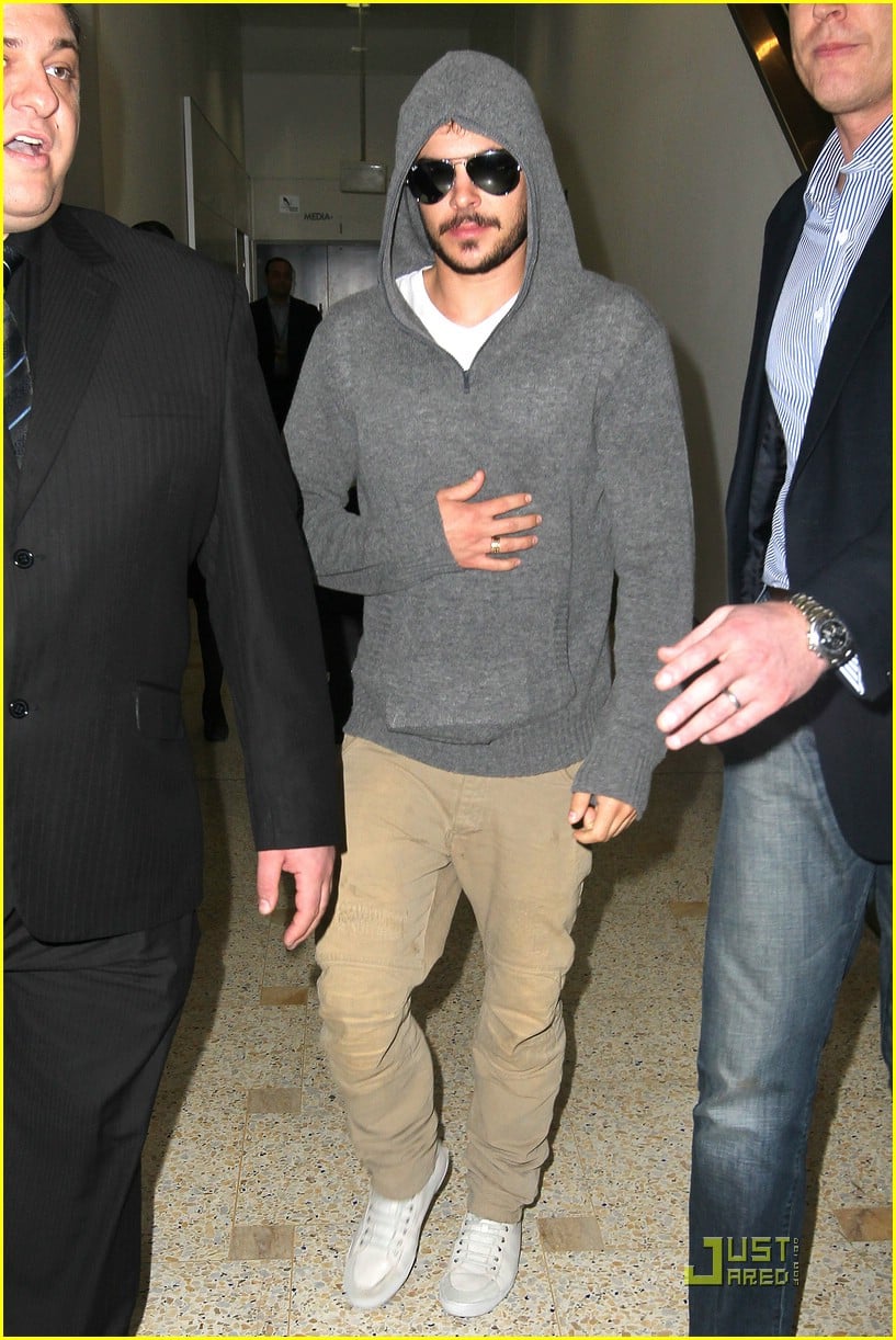 Zac Efron is a Sydney Stud | Photo 386198 - Photo Gallery | Just Jared Jr.