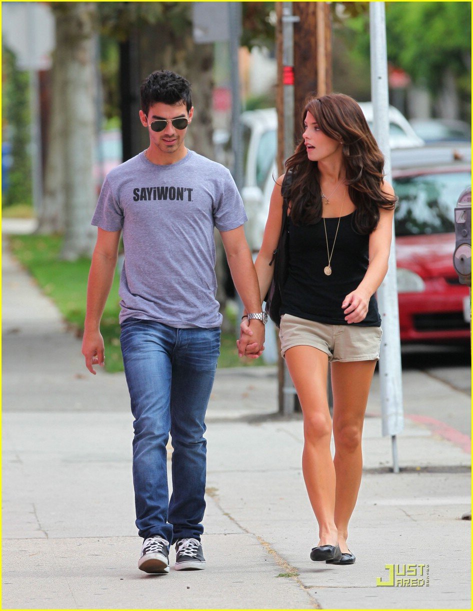 Full Sized Photo of joe jonas ashley greene frankie bday 17 | Joe Jonas ...