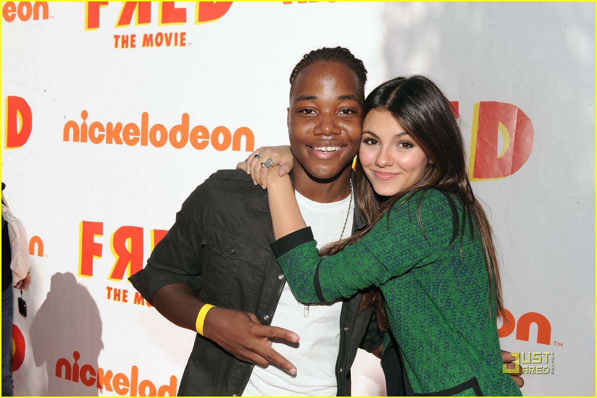 Full Sized Photo of leon thomas fred premiere 01 Leon Thomas