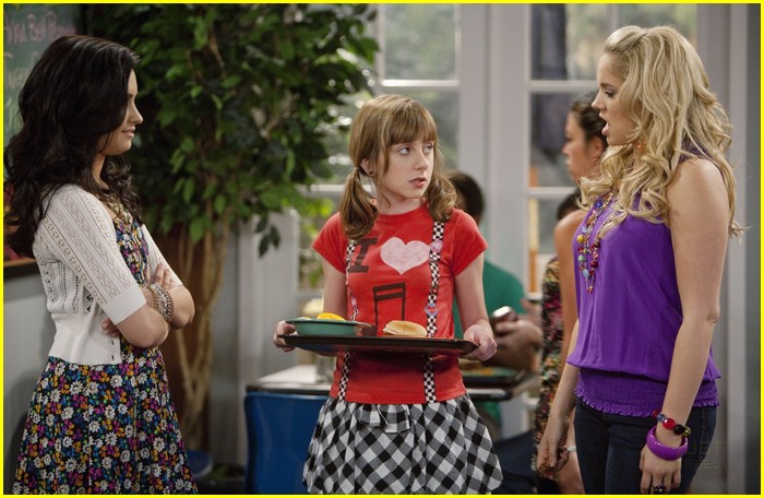 Full Sized Photo of demi lovato allisyn arm love life meddle 21 | Demi ...