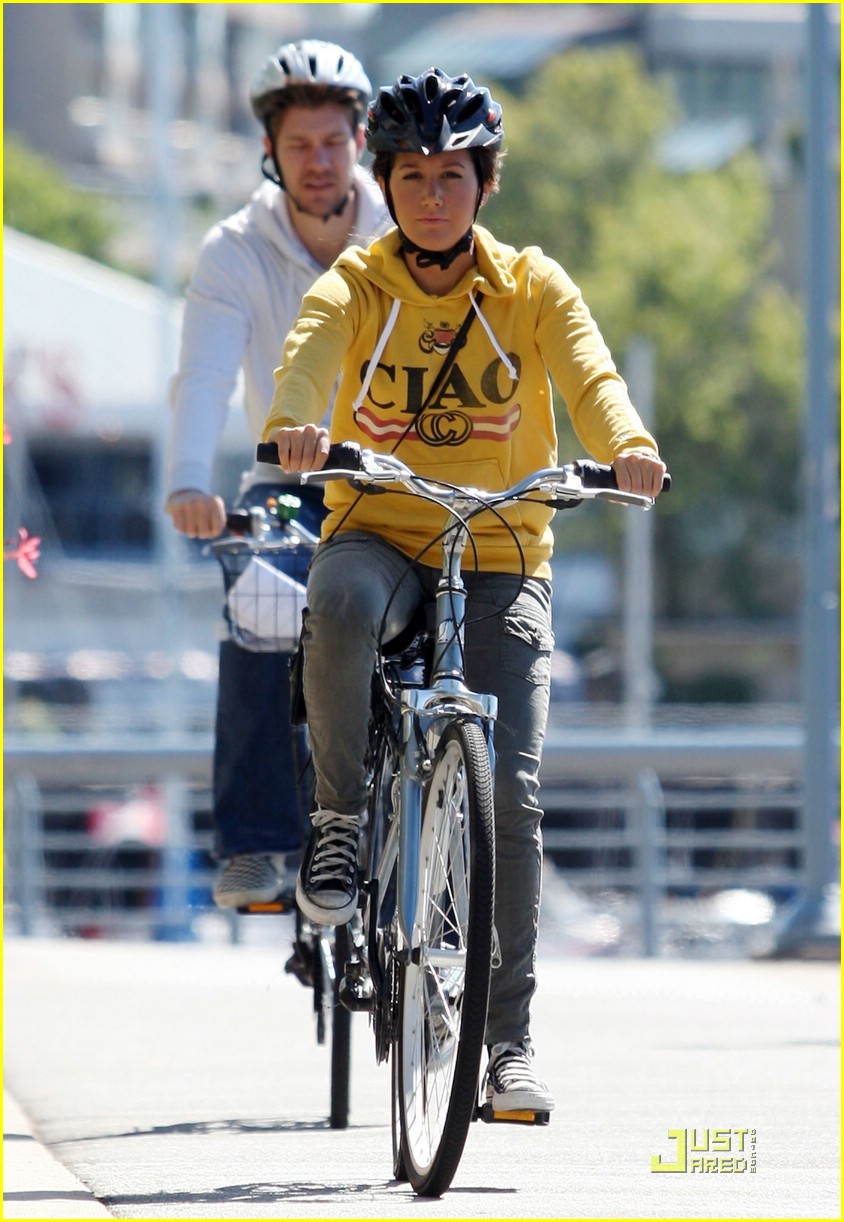 Full Sized Photo of ashley tisdale bike ride 04 | Ashley Tisdale: Ciao