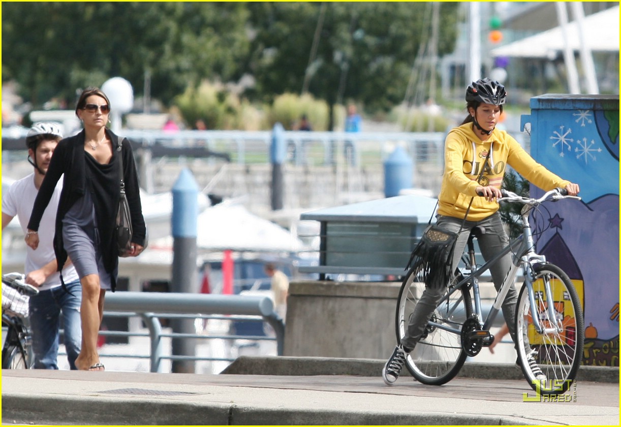 Full Sized Photo of ashley tisdale bike ride 05 | Ashley Tisdale: Ciao